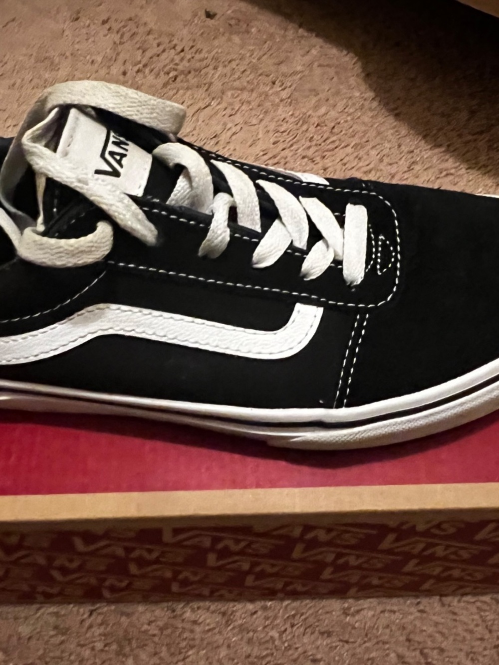 VANS, BLACK/WHITE, SIZE 6 MEN - Picture 2 of 5
